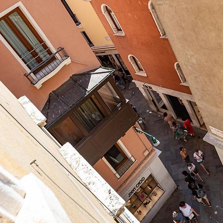 Venezia-San Marco View On Luxury Shopping Street Apartment ภายนอก รูปภาพ