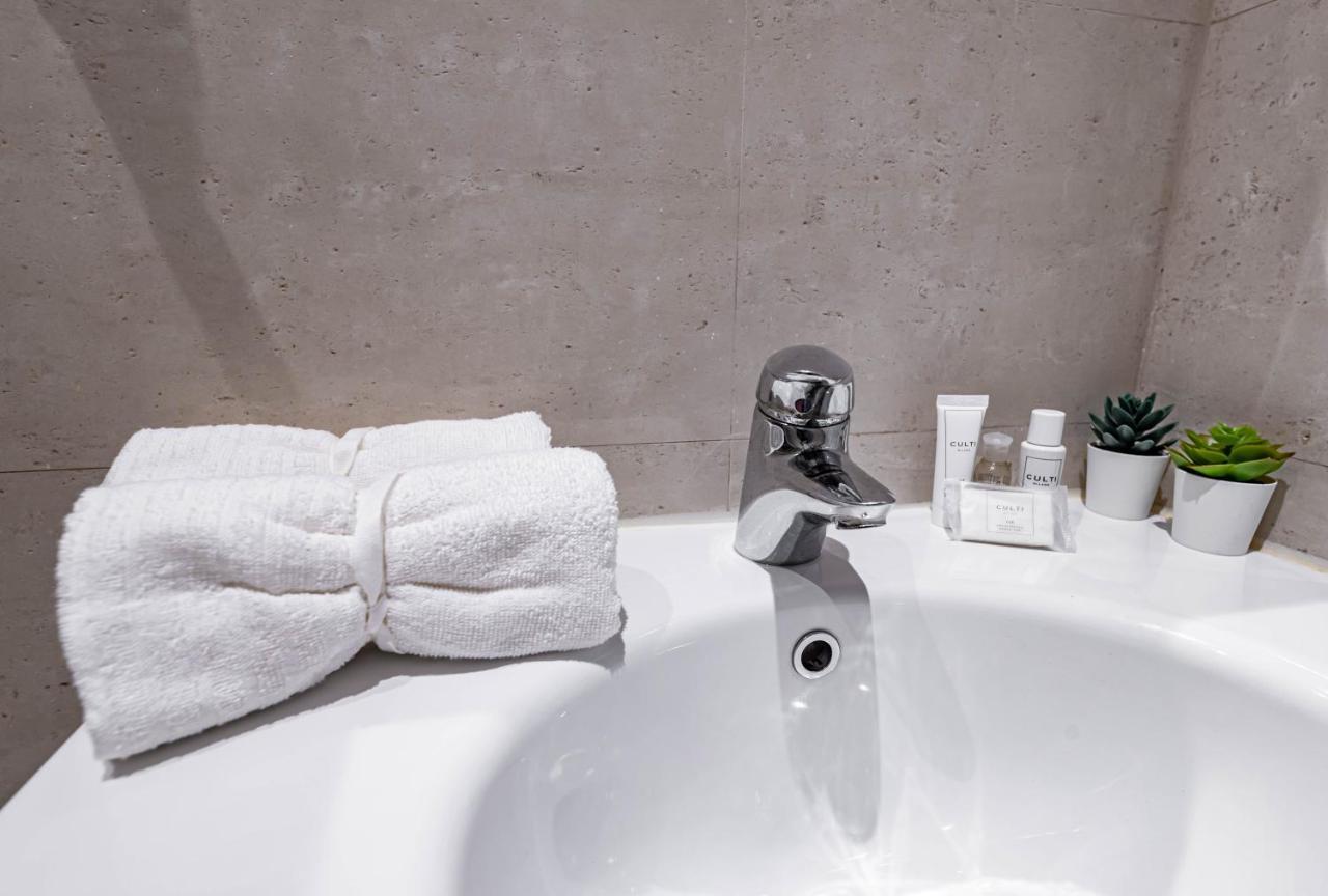 Venezia-San Marco View On Luxury Shopping Street Apartment ภายนอก รูปภาพ